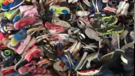 Bunte gebrauchte Schuhe in China